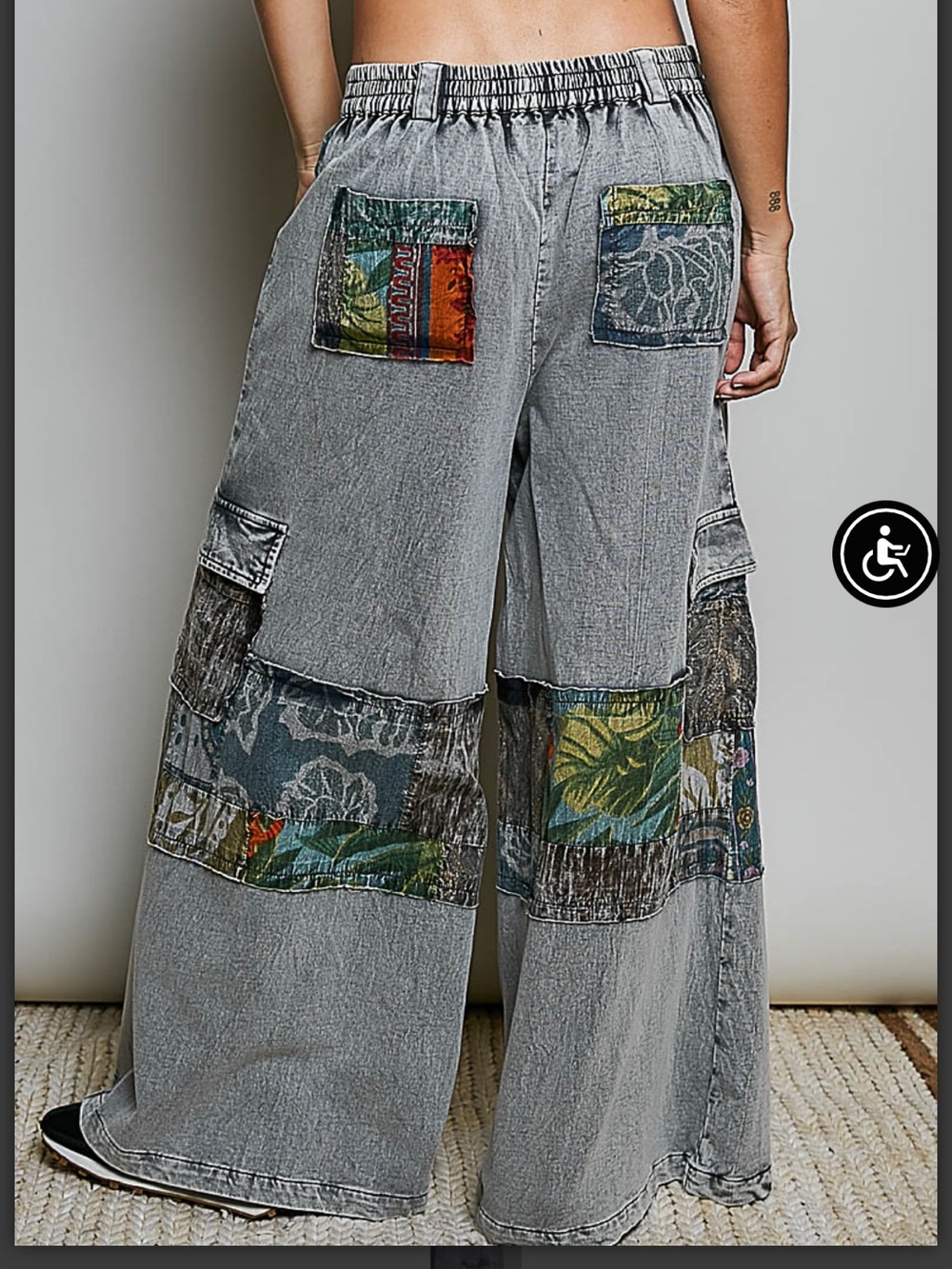 Relaxed Wide-Leg Patchwork Denim Pants- Washed out Black - Picture 4 of 6